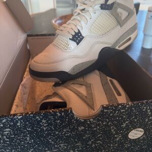 Air Jordan 4 Retro Sneakers